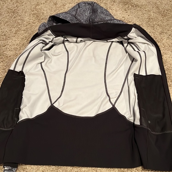 Lululemon Jacket - Picture 5 of 8